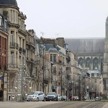 Reims-escapade Cathedrale شقة *